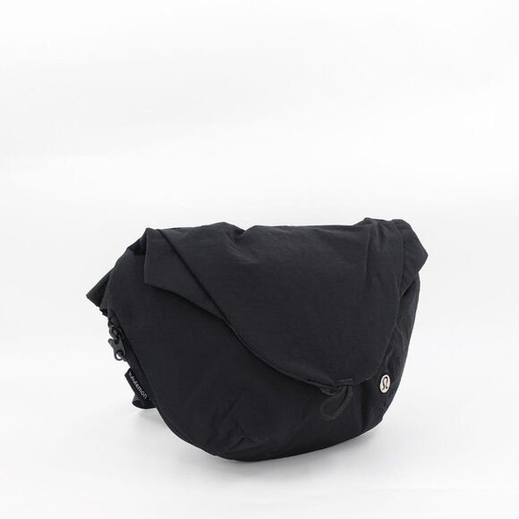 Lululemon Curved Crossbody 3L Black OS - Picture 8 of 16